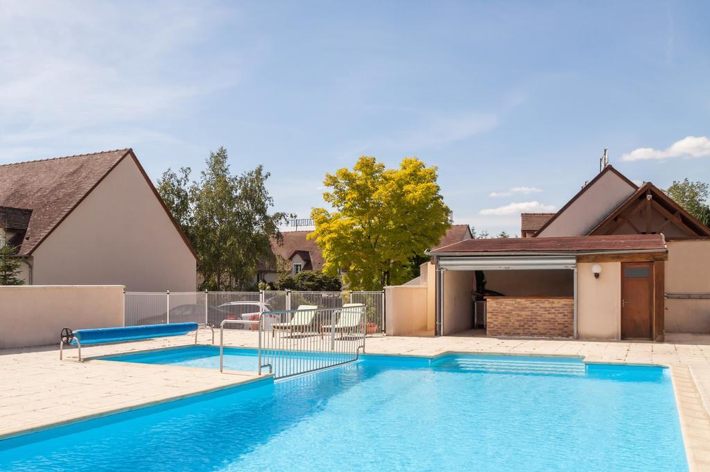 Logis Hotel "Ici M'Aime" Rouvray  Екстериор снимка