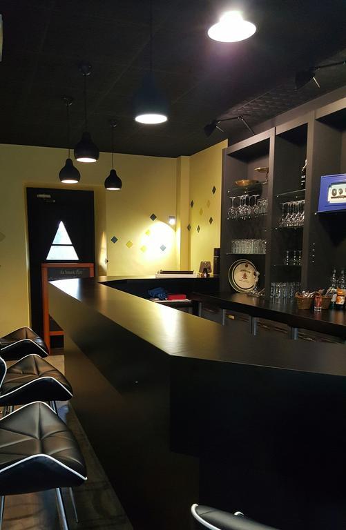 Logis Hotel "Ici M'Aime" Rouvray  Екстериор снимка