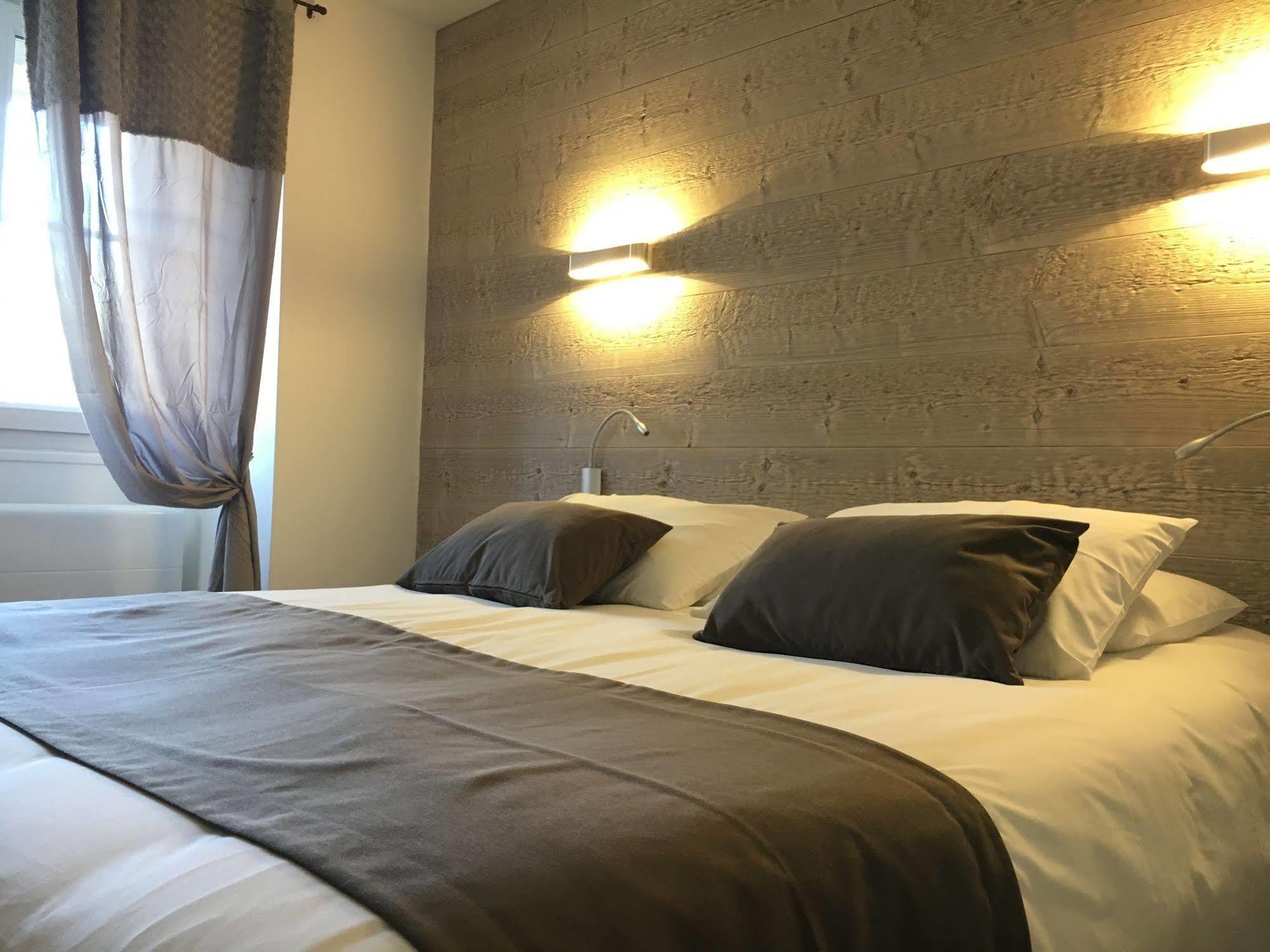 Logis Hotel "Ici M'Aime" Rouvray  Екстериор снимка