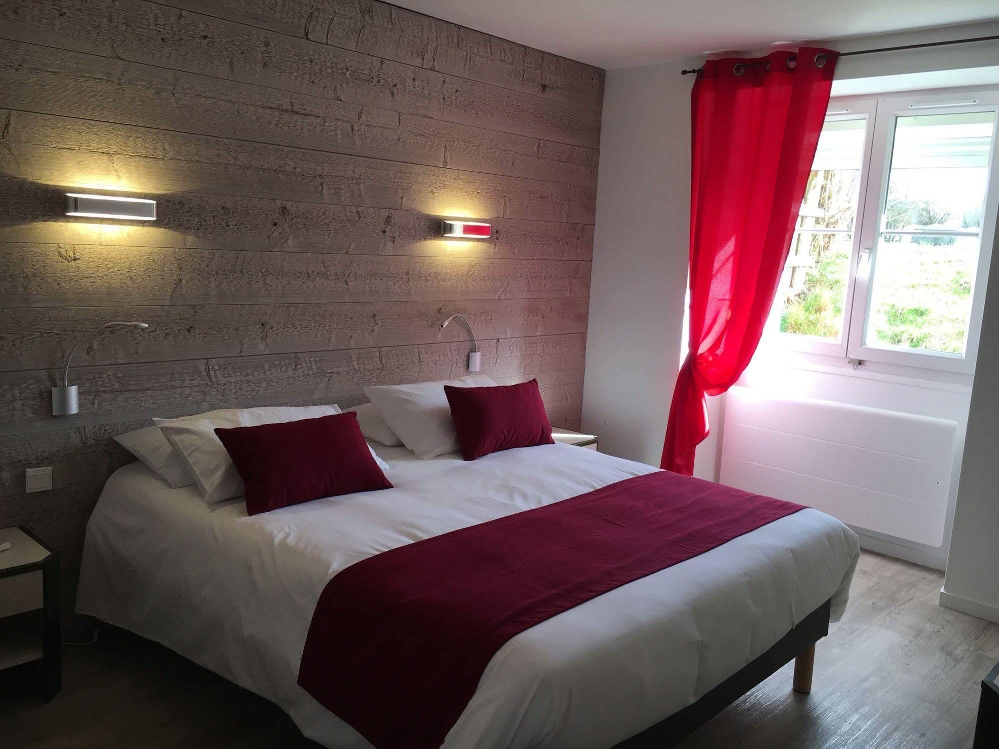 Logis Hotel "Ici M'Aime" Rouvray  Екстериор снимка