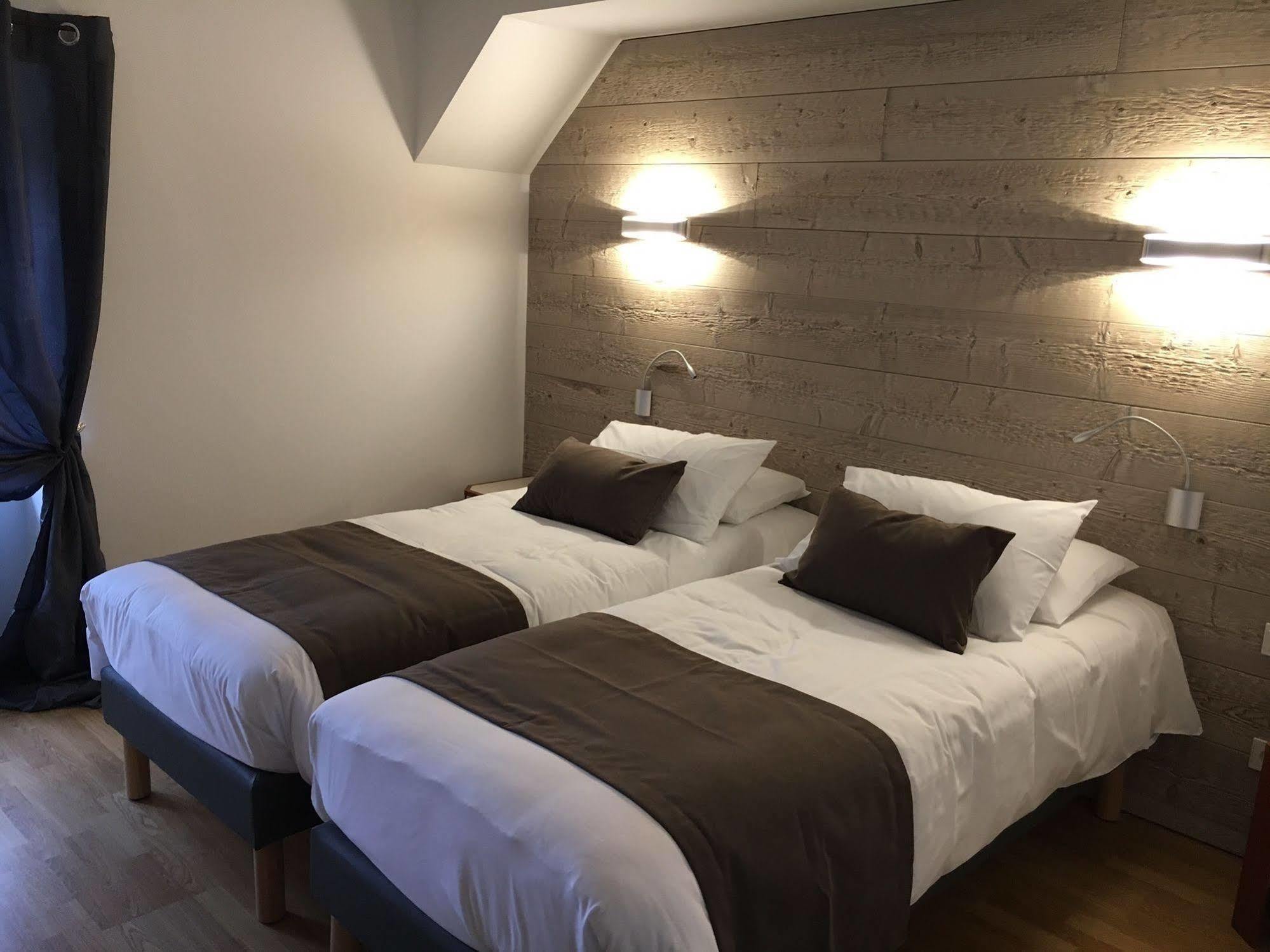 Logis Hotel "Ici M'Aime" Rouvray  Екстериор снимка